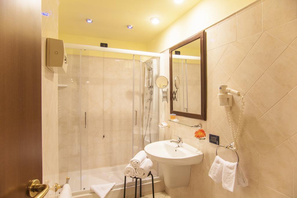 Hotel Tuscolana Roma Dış mekan fotoğraf