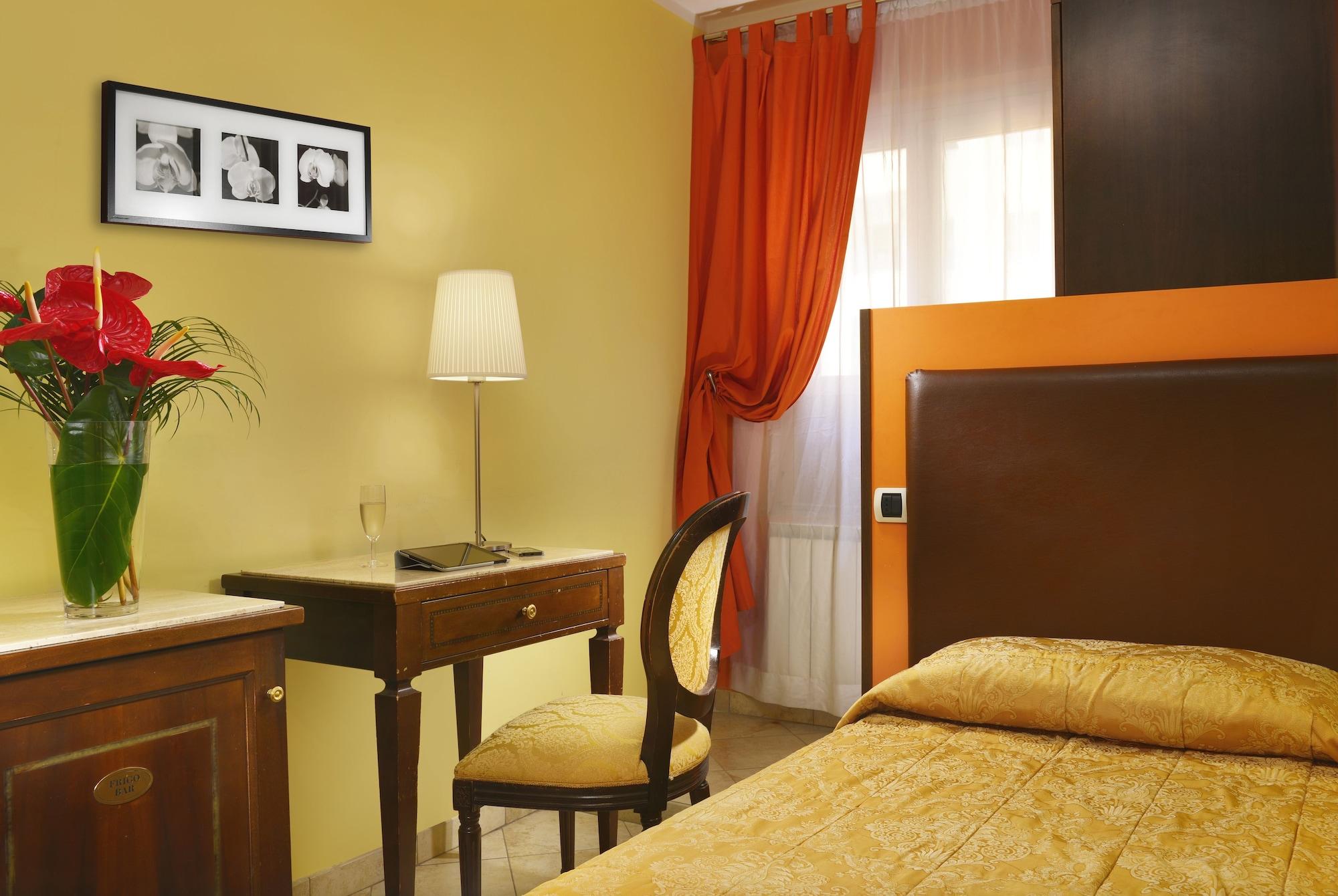 Hotel Tuscolana Roma Dış mekan fotoğraf