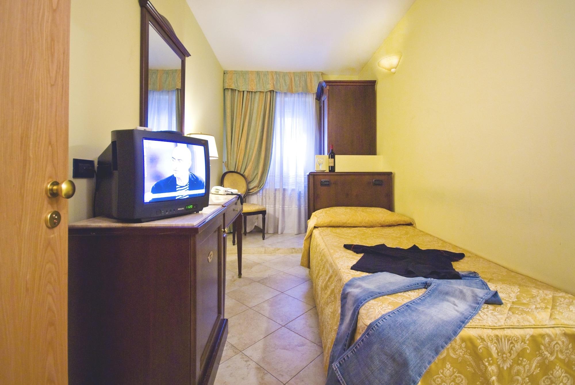 Hotel Tuscolana Roma Dış mekan fotoğraf