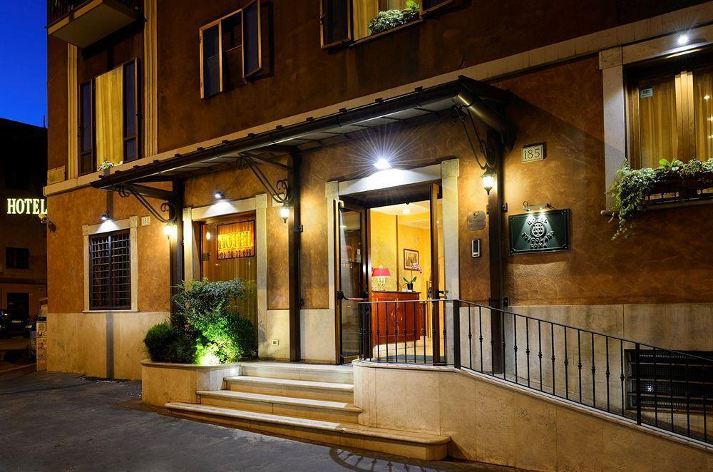 Hotel Tuscolana Roma Dış mekan fotoğraf