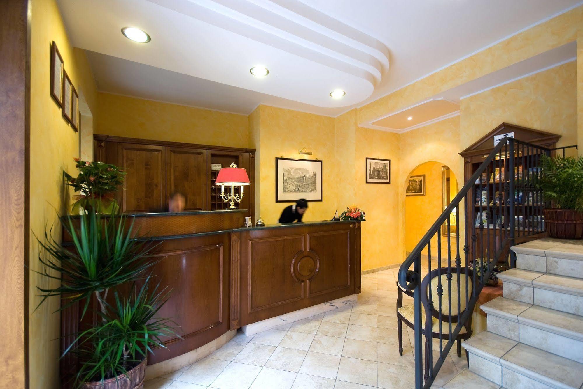 Hotel Tuscolana Roma Dış mekan fotoğraf