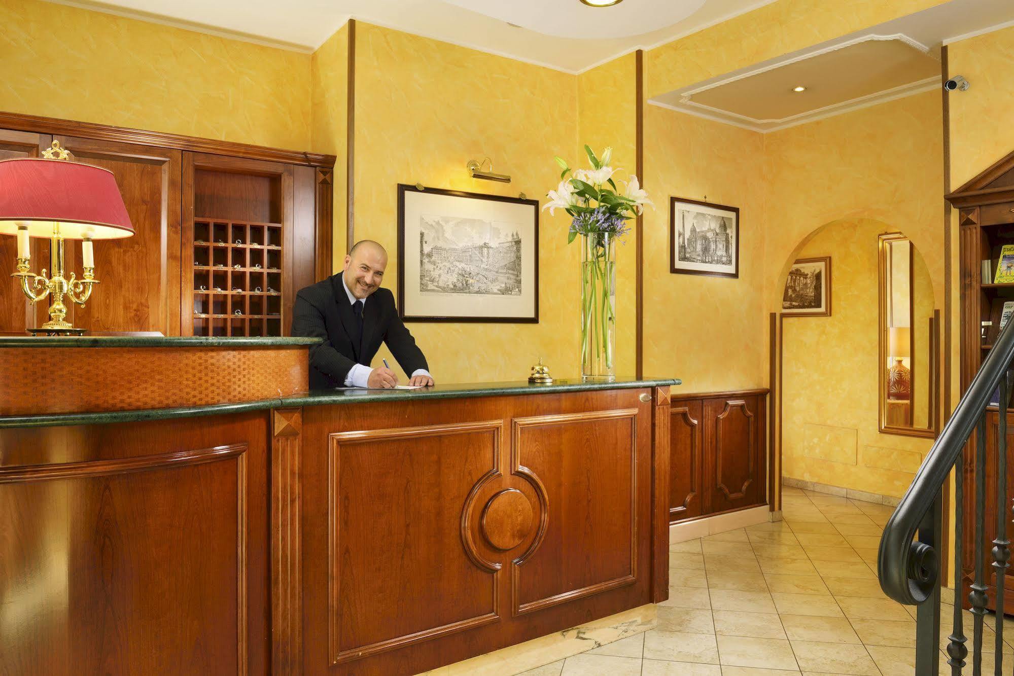 Hotel Tuscolana Roma Dış mekan fotoğraf