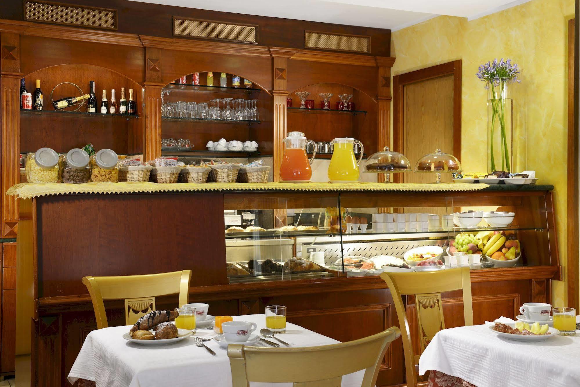 Hotel Tuscolana Roma Dış mekan fotoğraf